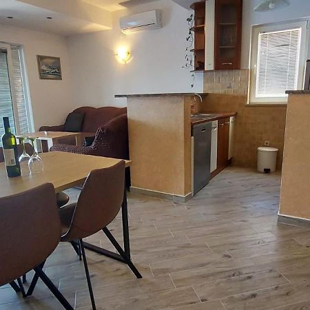 Adriatic - Apartment With Jacuzzi Sobra Exterior photo